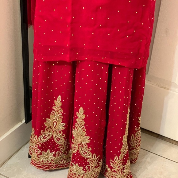 Embroidered shirt with embroidered Sharara - Picture 4 of 7